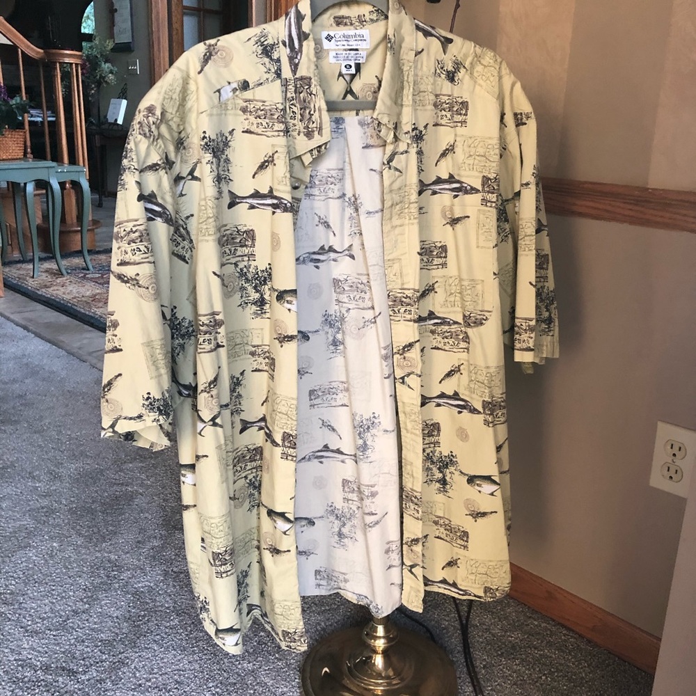 COLUMBIA SIZE XLARGE MENS BUTTON DOWN